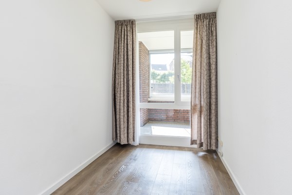 Foto - Te koop: In een fraai, modern wooncomplex "Heiderveste", midden in het hart van Heerlerheide, op loopafstand van een winkelcentrum; ligt dit ruime, luxe appartement op de 1e verdieping (2e woonlaag).